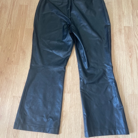 SPANX Black Faux Leather Cropped Pull On Flare Pants Size XL - Picture 8 of 9